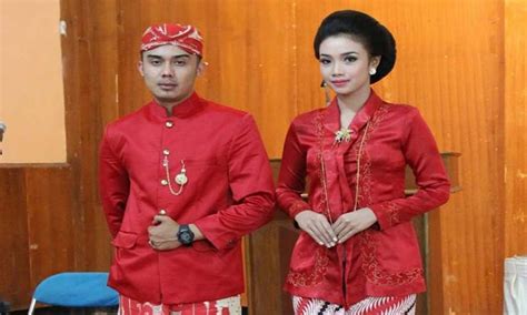 Baju adat paser perempuan  Nusa Tenggara Barat: Baju Lambung Sasak